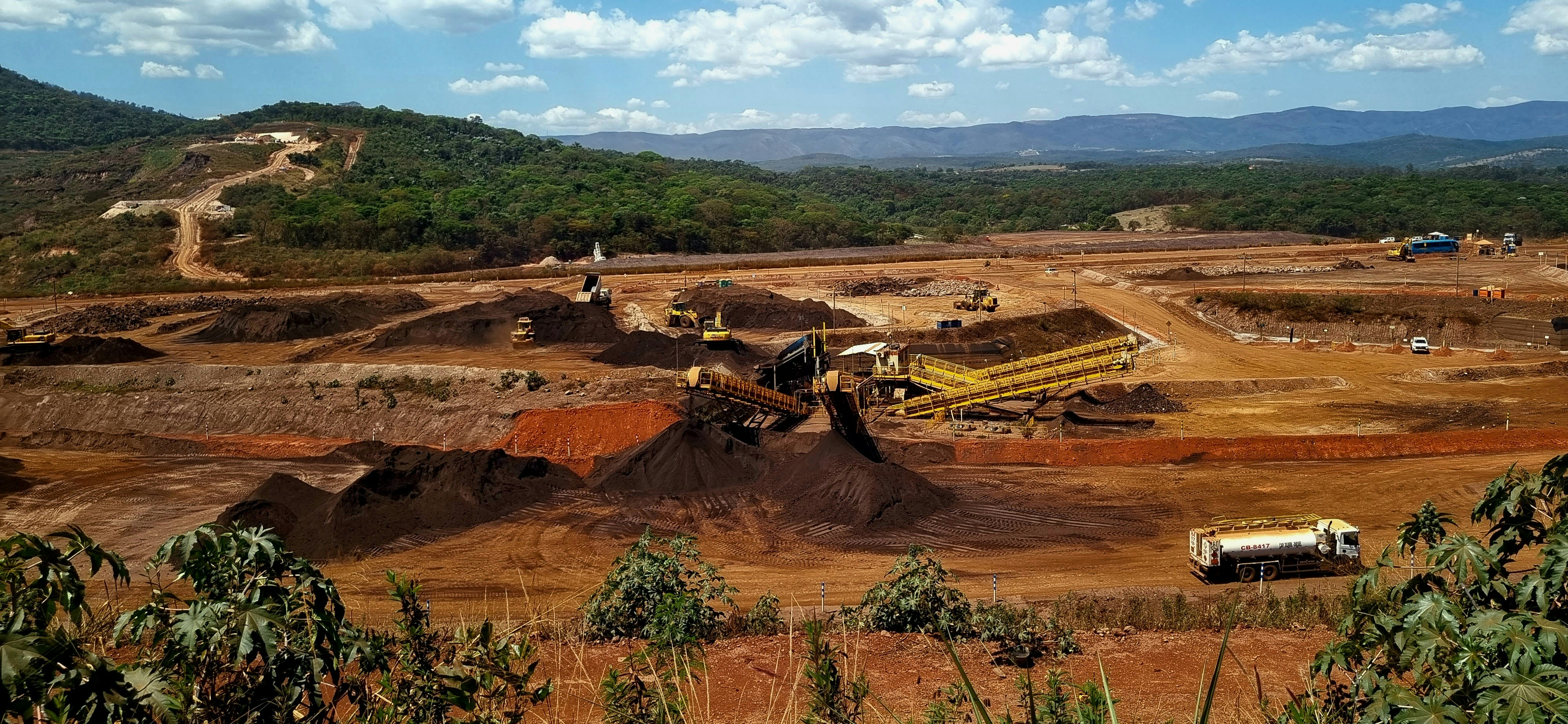 Traditional Gold Mining in DRC